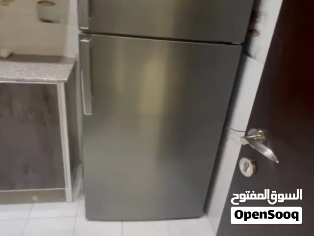للبيع شقه كامله ومطبخ شبه كامل
