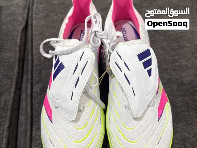 حذاء اديداس للبيع  جديد غير مستعمل