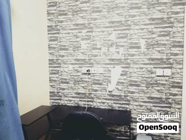 طاولة قيمنق  مع كرسي جيمنج  و ملحقاتها