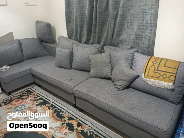 ركنة رمادي مستعمله بحالة مقبولة