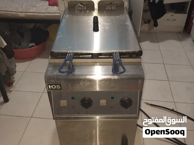 للبيع فراير بطاط شبه جديد  / ثلاجه عرض مديا/ فليزر مديا حجم 198لتر