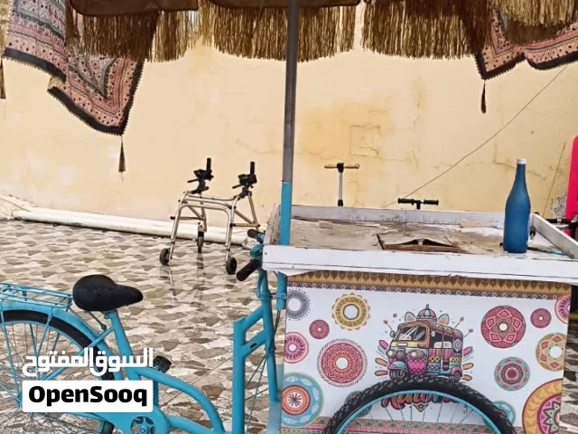 دراجه هوائية ثلث عجلات تستعمل لبيع الايس كريم واكثر من شغله نظيفه واستخدام قليل