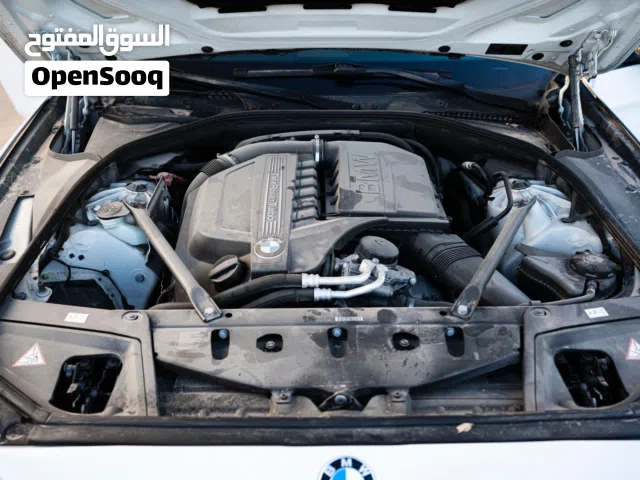 BMW   الموديل f10 محرك 535i سياره سيدان