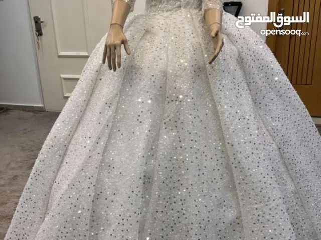 بدلة زفاف للبيع