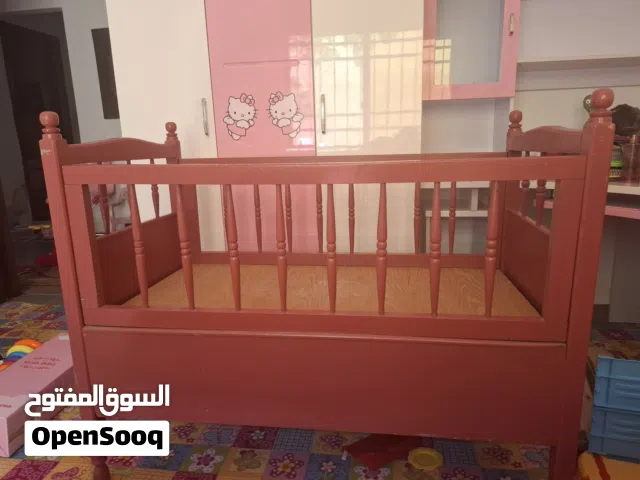 تخت اطفال للبيع