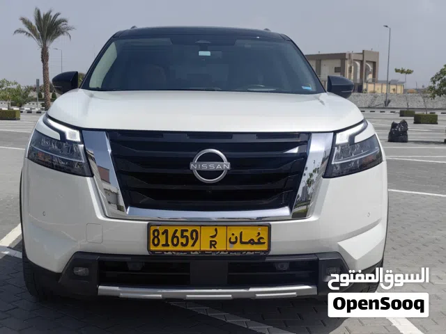 2024 Nissan Pathfinder SL