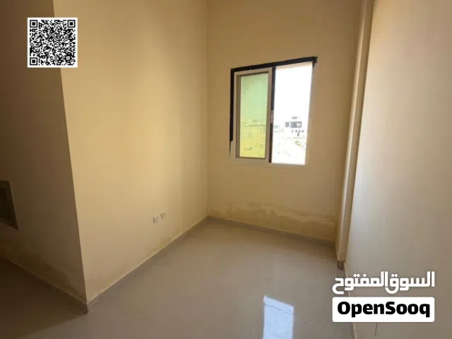 استوديو للإيجار السنوي بموقع ممتاز بجانب ش محمد بن زايدمساحة واسعةمطبخ منفصلتكييف اسبليتUm