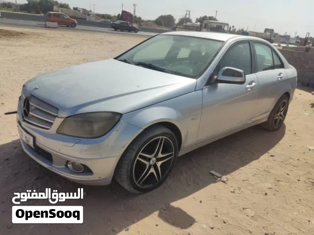 مطلوب مرسيدس واقفة مخبوطة اعرض شني عندك