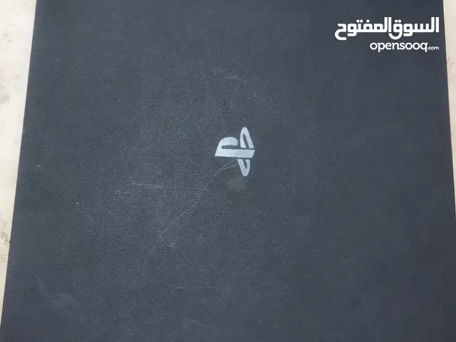 بلايستيشن 4 للبيع في عرض خيالي و انضف من الجديد مع خمس العاب خيليه 1تيرا و درعات نضيف