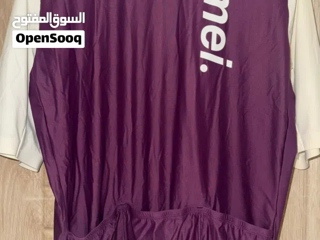 قميص خاص لركوب الدراجة الهوائية