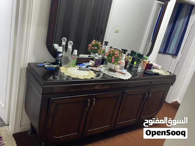 طاولة سفرة 4 مقاعد + دنسوار  صلد و بلوط