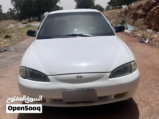 1997 هيونداي افانتي Standard