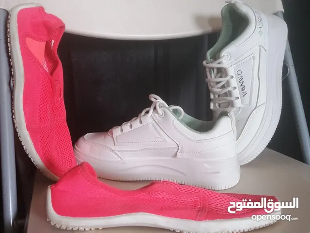 Other Sport Shoes in Khouribga