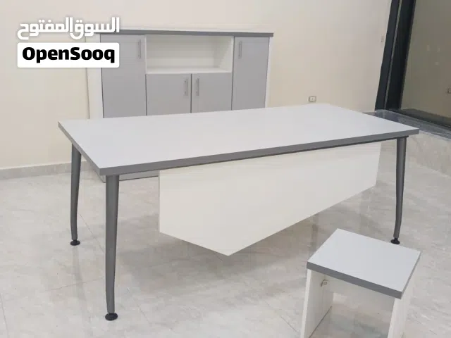 مكاتب مميزة ارجل معدنية