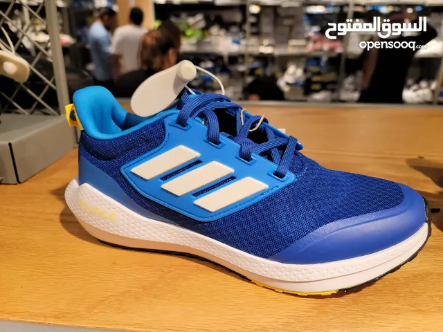 Adidas Original size 37 وارد دبي بسعر لقطه