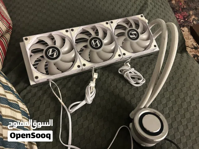 مبرد مائي ليان لي 360 ملم ابيض بحالة ممتازة للبيع السريع