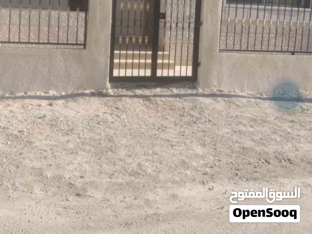 250 m2 More than 6 bedrooms Apartments for Sale in Mafraq Al-Hay Al-Hashmi
