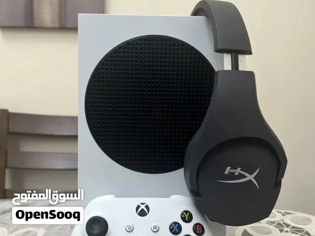 Iam selling my xbox s with xbox original controller , original chargeable batteries ,headphones