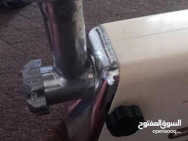 ماكينه لحمة استخدام شخصي لا يوجد أي مشاكل