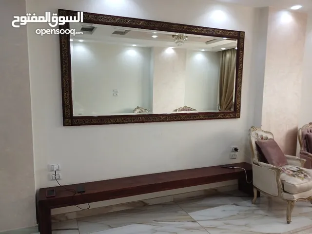 مرايا انتيكا