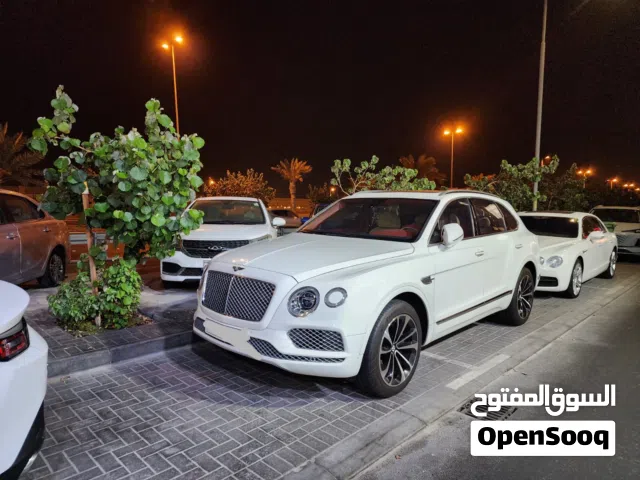 للبيع بنتلي بنتايجا 2017