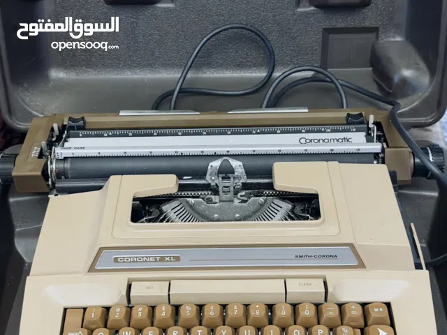 لمحبي الفخامة والأنتيك: آلة كاتبة كلاسيكية (الزمن الجميل) للبيع