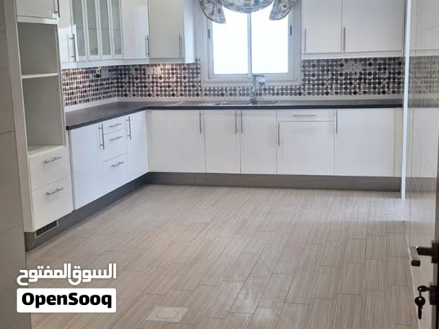 400 m2 5 Bedrooms Apartments for Rent in Kuwait City Surra