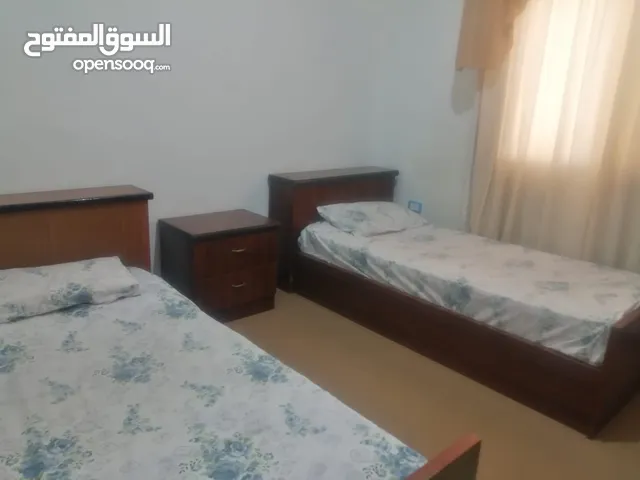 غرفة نوم شبابي مستعملة للبيع بسعر مغري جدا