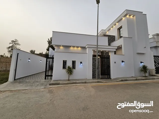 235m2 4 Bedrooms Townhouse for Sale in Tripoli Ain Zara