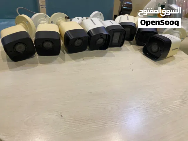 نظام كاميرات مراقبة كامل Hikvision – 12 كاميرا مع جهازين تسجيل بحالة ممتازة
