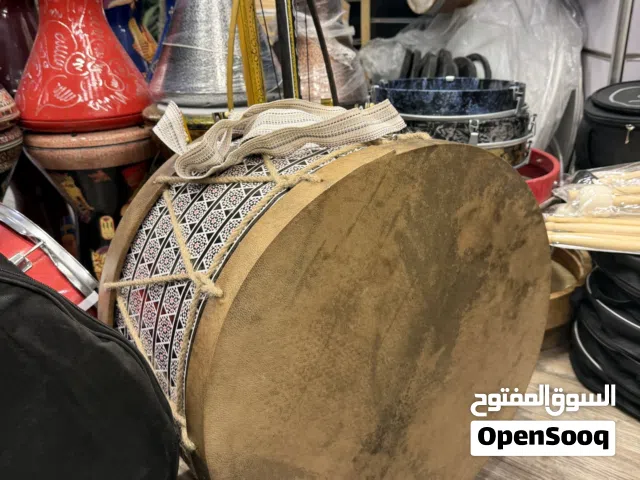 طبل ماعز مرابط مع شنته وعصي ب 30 دينار