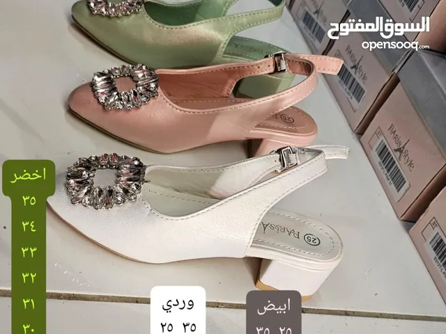 Girls Shoes in Al Dakhiliya