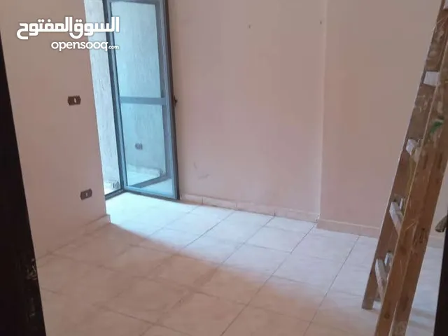 شقه للايجار قانون جديد كلوباترحمامات تالت نمره من الترام