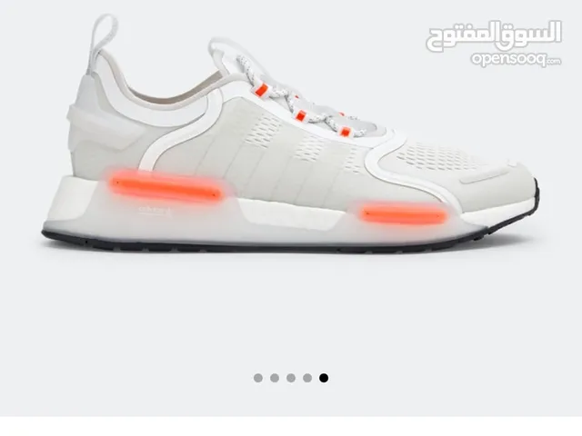 جزمة اديداس رياضية موديل NMD_v3 اصلي جديدة
