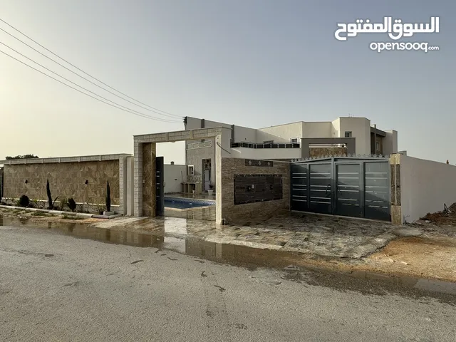 350 m2 5 Bedrooms Villa for Sale in Tripoli Ain Zara