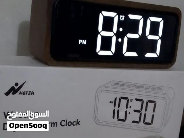 ساعة المنبه الرقمية الخشبية من علامة NETZU التجارية