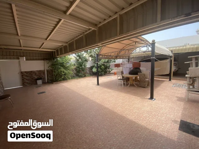 للبيع من المالك مباشره بدون وسيط بيت على شارع رئيسي