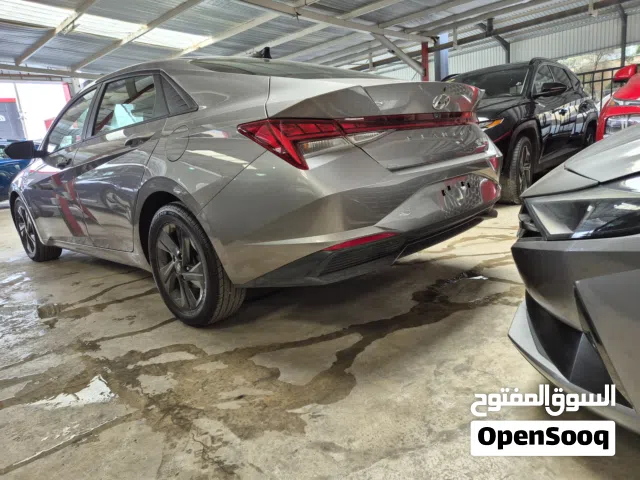 2021 هيونداي النترا SE