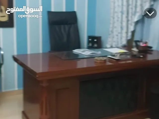 مكتب خشبي فاخر للبيع