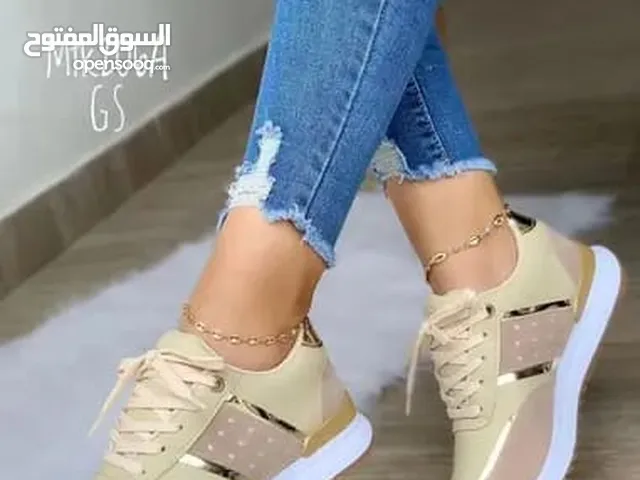 Black Comfort Shoes in Al Dakhiliya