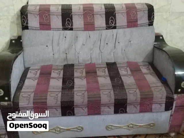 سلام عليكم عندي قنفات للبيع مستعمل كراسي ثنين وثلاث قنفات