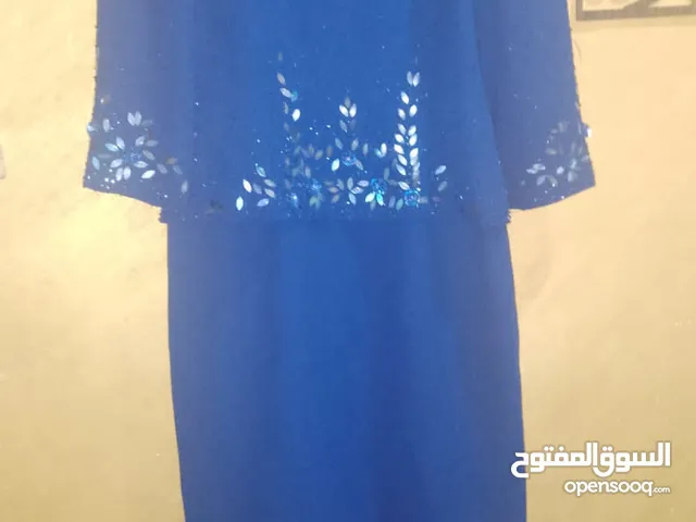 فساتين للبيع كل فستان 20 ليره السعر