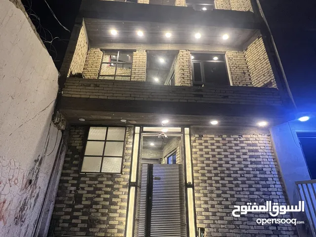 بيت 3طوابق درج خارجي 3 شقق معزولات بغداد الجديدة