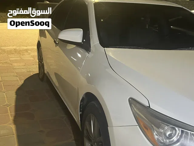 2015 تويوتا كامري LE