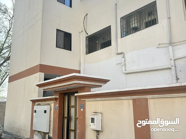 2bedrooms flat near nesto in isa town with electricity .