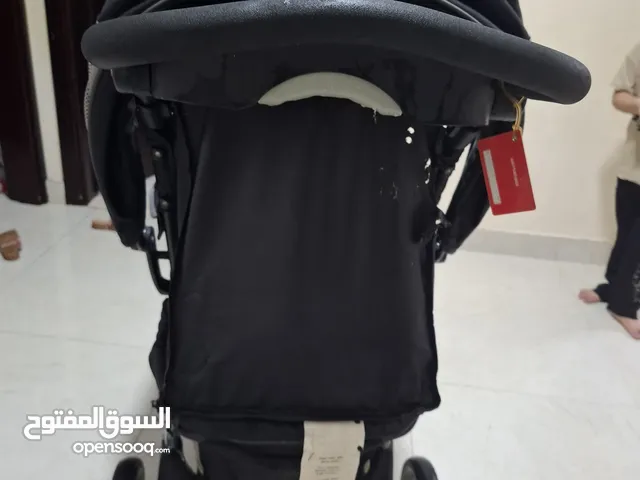 عربة أطفال مستعملة بحالة جيدة فقط القماش يحتاج الى التصليح