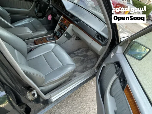 1991 مرسيدس بنز الفئة-E E 300