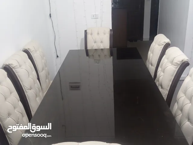 طاولة سفره مستعمله للبيع