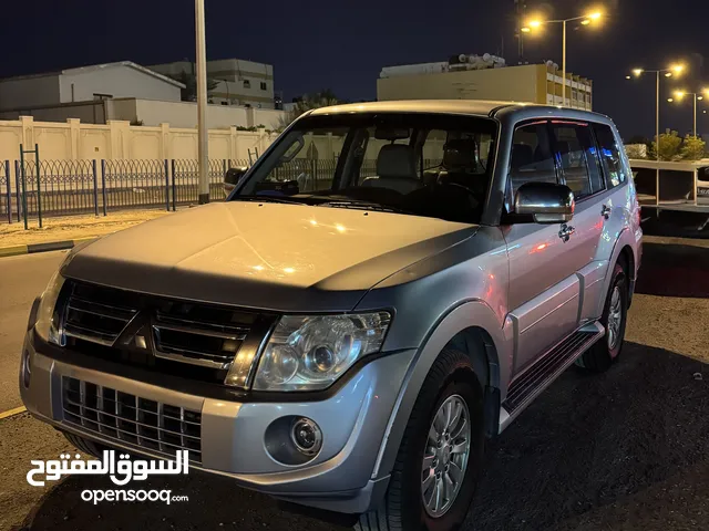 Mitsubishi Pajero 2014 same new in excellent condition! Sale for travel purposes!