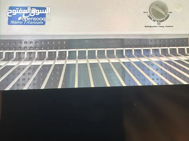 ثلاجه هيتاشي للبيع بحاله جيده جدا قابل للتفاوض بشي بسيط